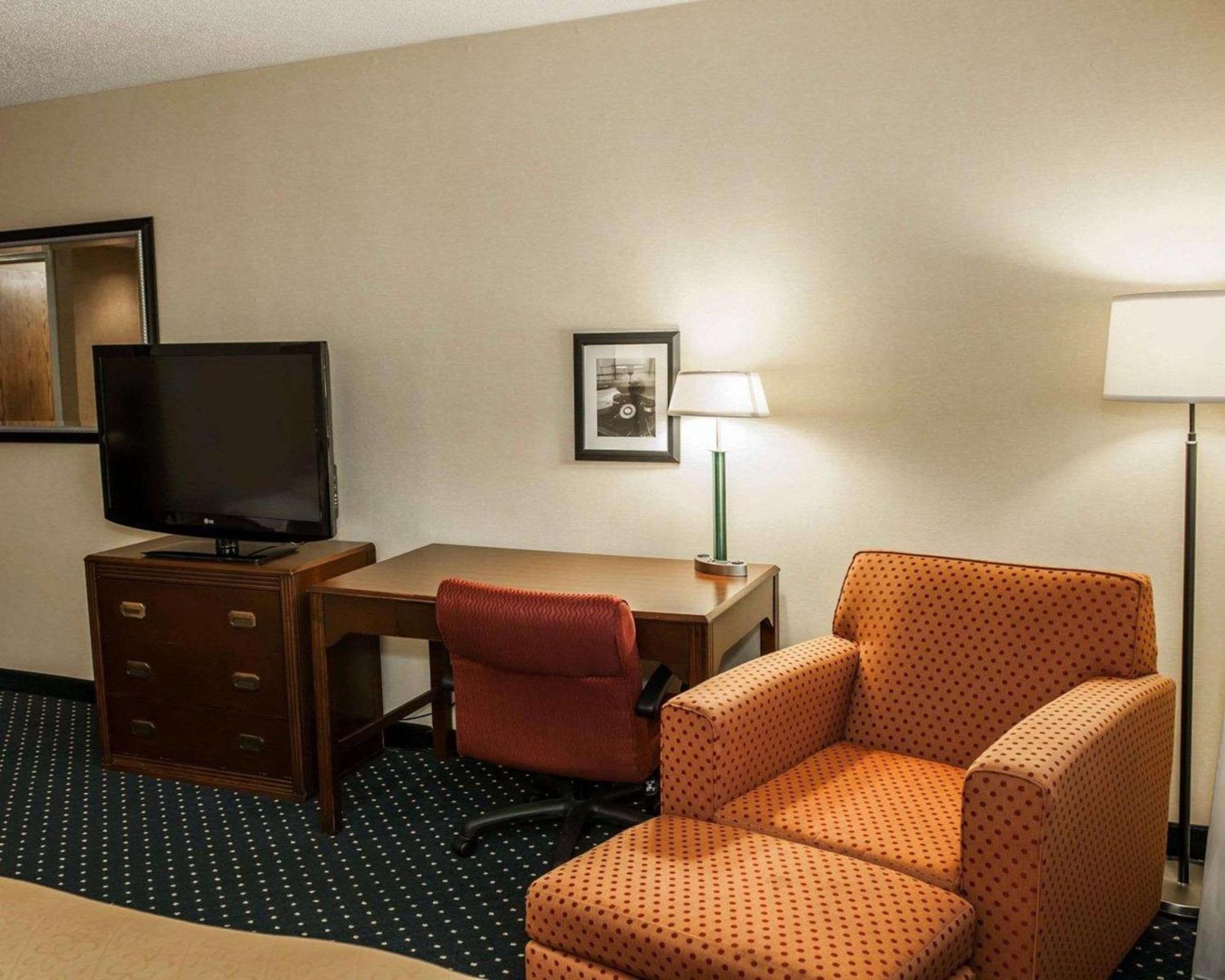 Quality Inn & Suites Goshen Εξωτερικό φωτογραφία