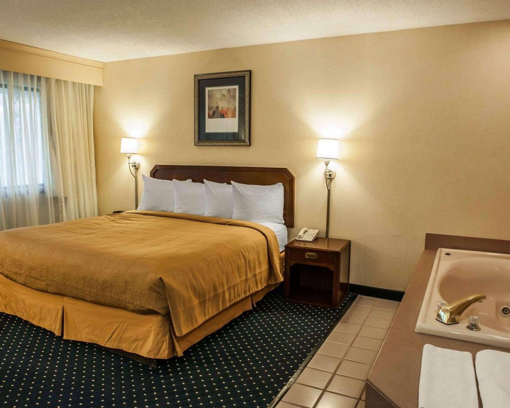 Quality Inn & Suites Goshen Εξωτερικό φωτογραφία